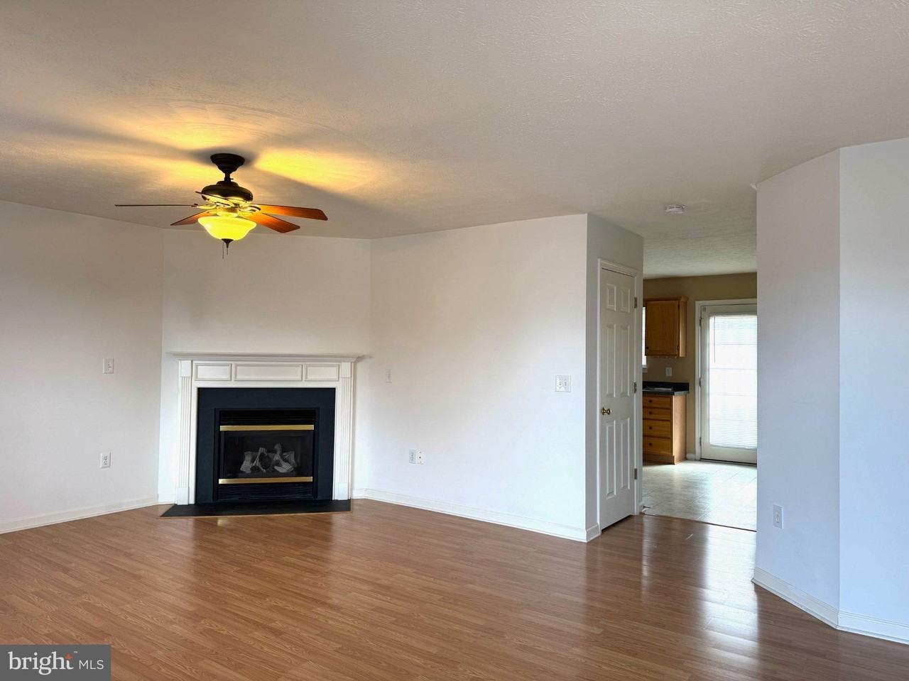 107 Trade Wind Ln - Photo 2 of 20