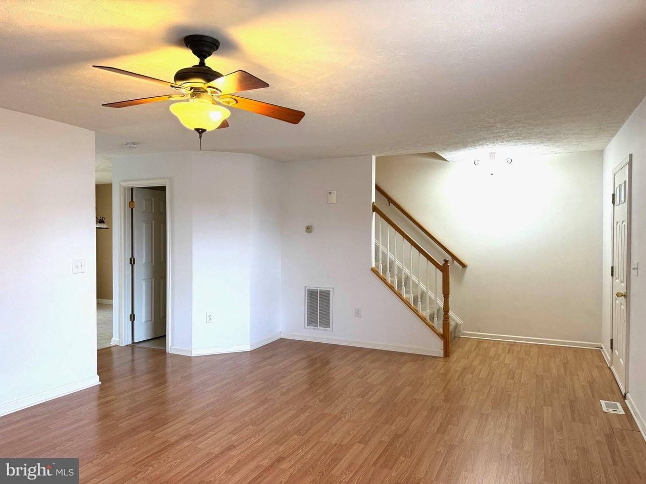 107 Trade Wind Ln - Photo 3 of 20