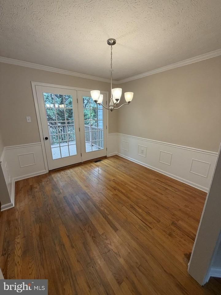 218 Tudor Dr - Photo 6 of 45