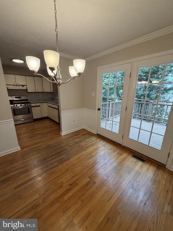 218 Tudor Dr - Photo 7 of 45
