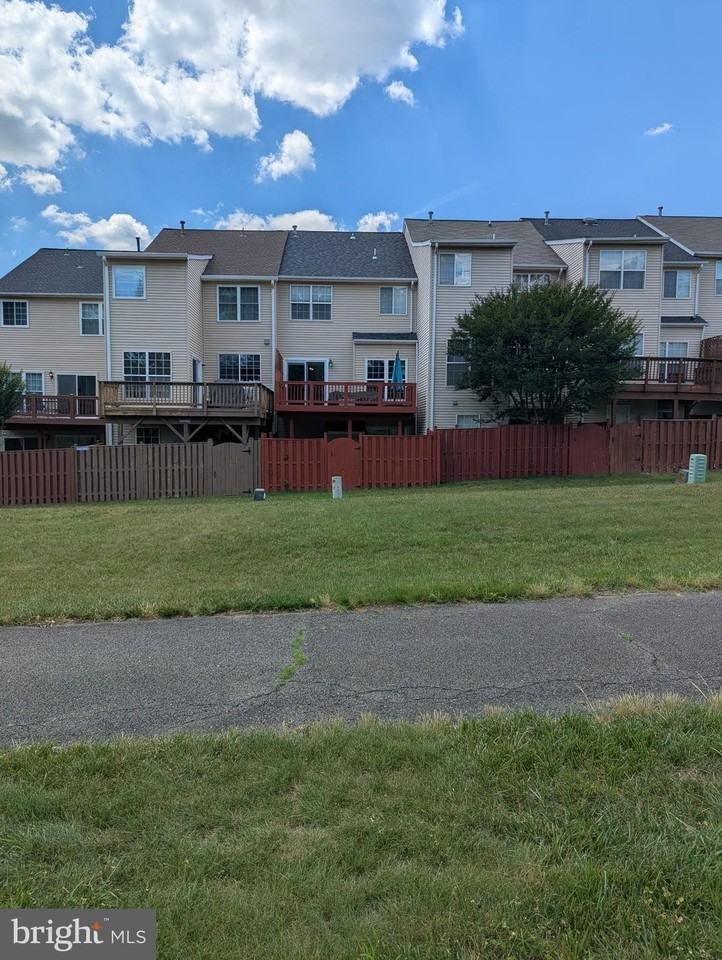 5181 Ballycastle Cir - Photo 2 of 31