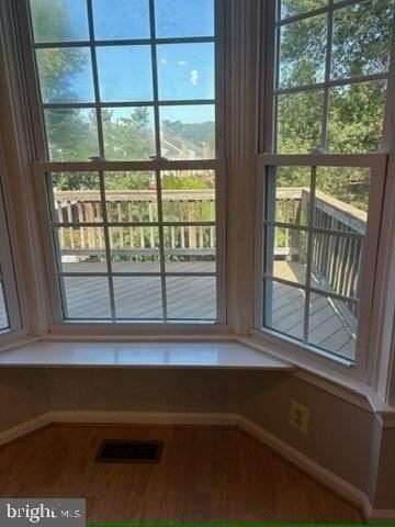5142 Woodford Dr - Photo 5 of 20