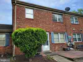 featured image of 9711 Hagel Cir #E