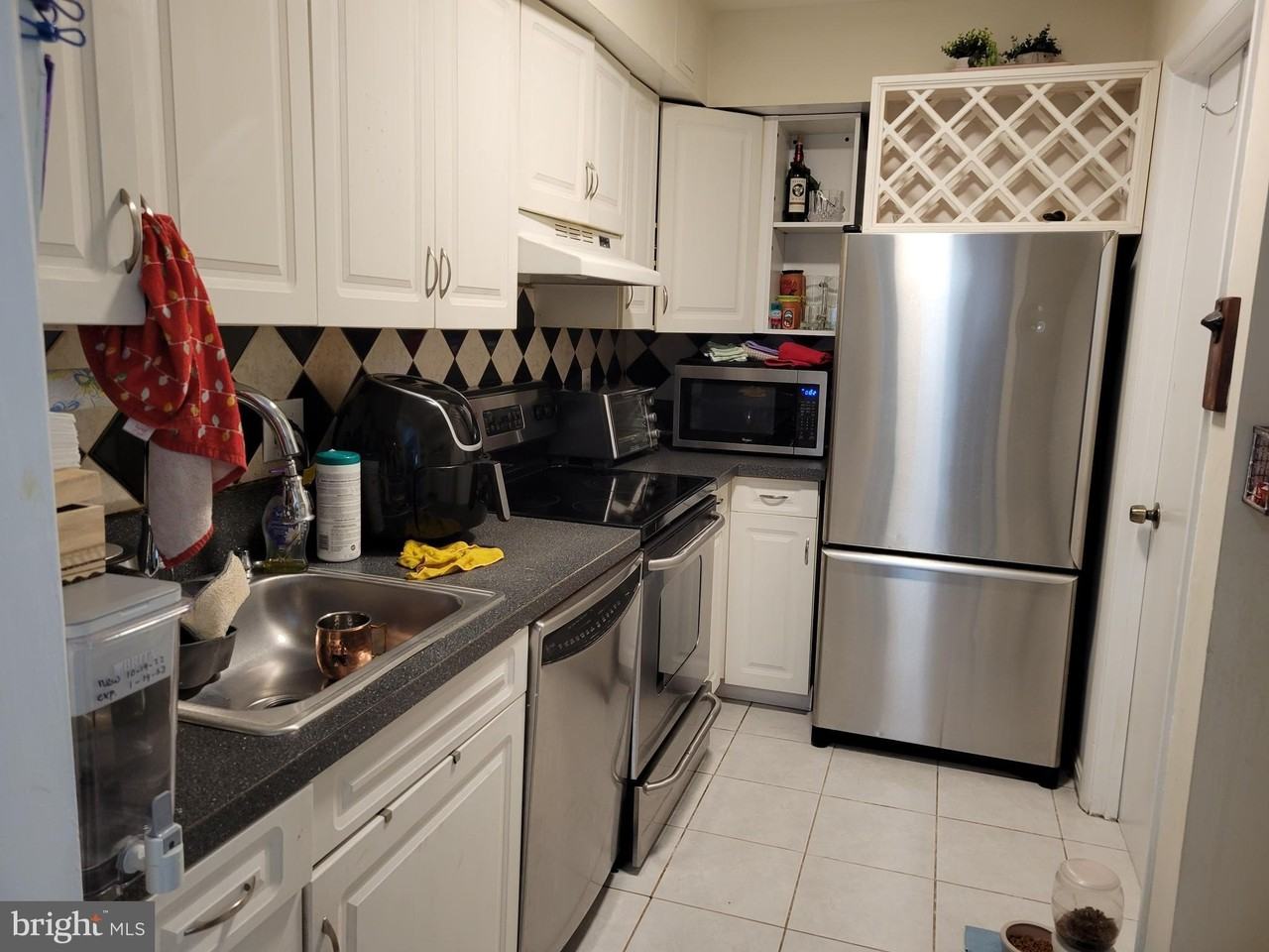 9711 Hagel Cir #E - Photo 3 of 3