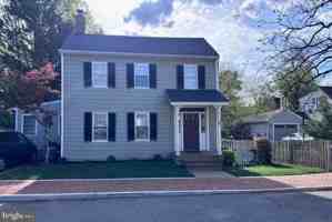 featured image of 216 Wirt St Nw