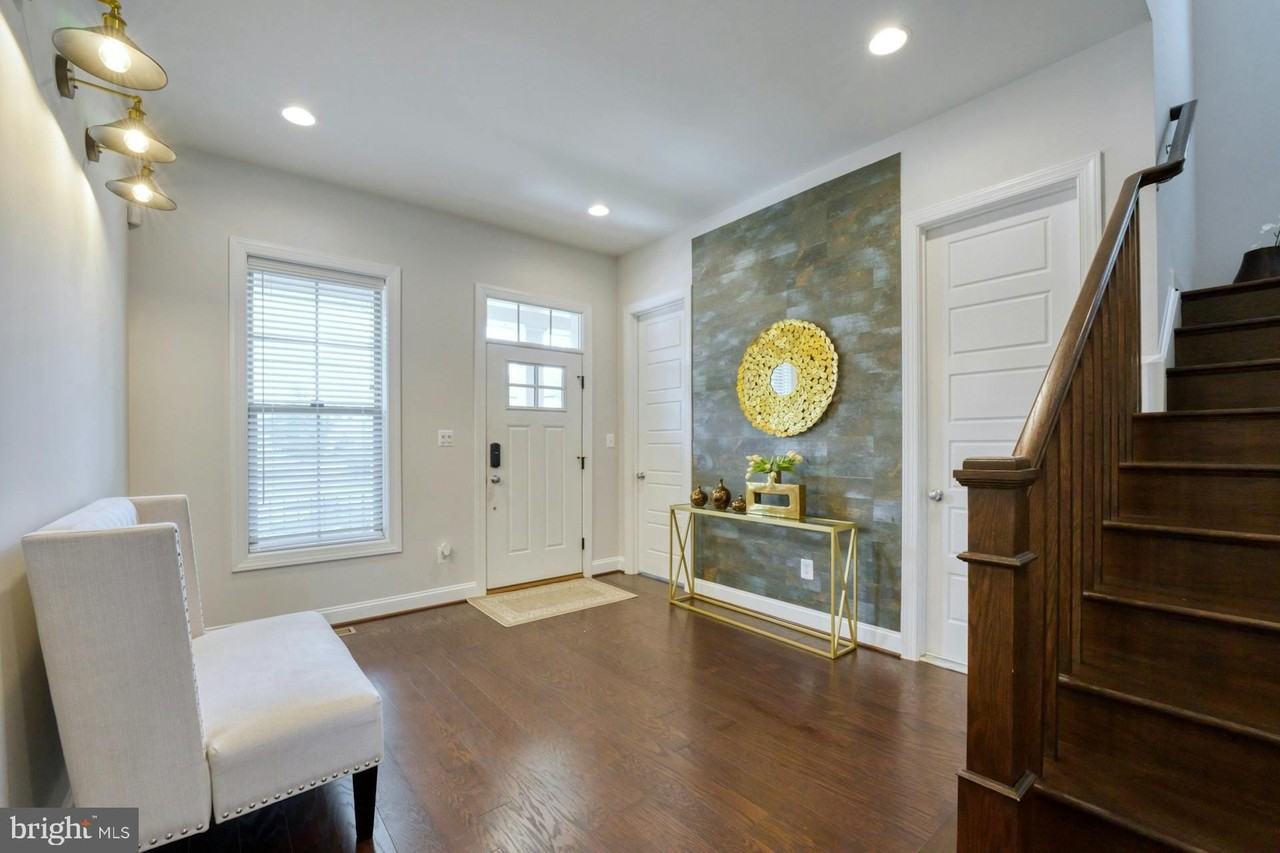 42046 Darlene Pl - Photo 3 of 33