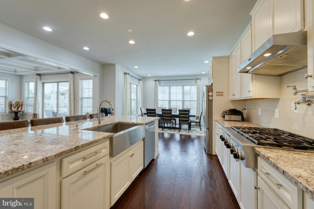 42046 Darlene Pl - Photo 6 of 33