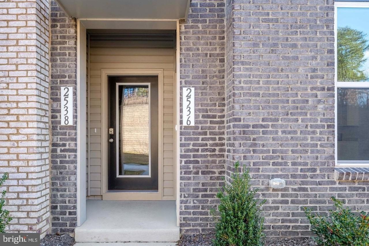 2536 Neabsco Common Pl - Photo 2 of 30