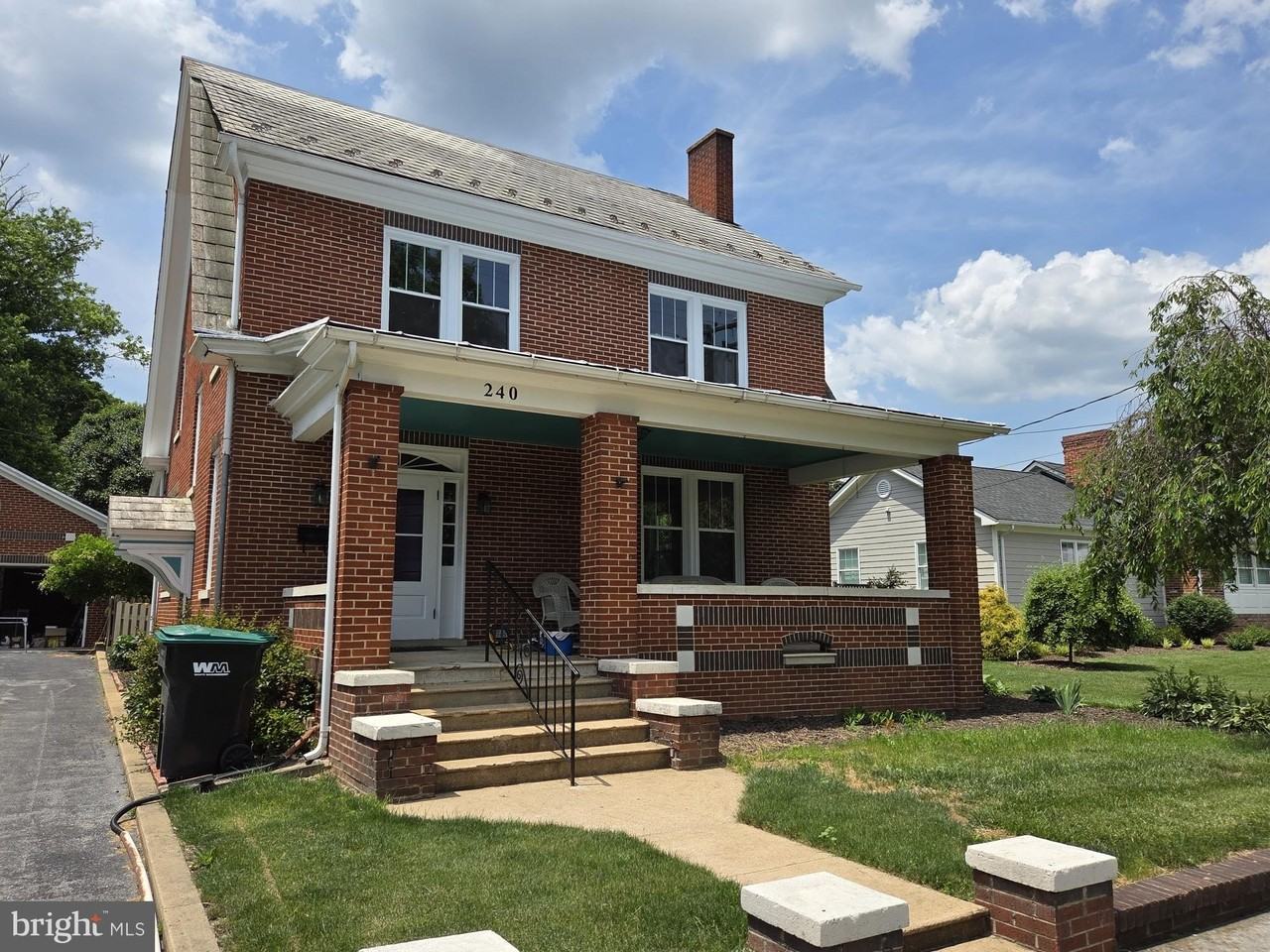 240 S Holliday St - Photo 2 of 19