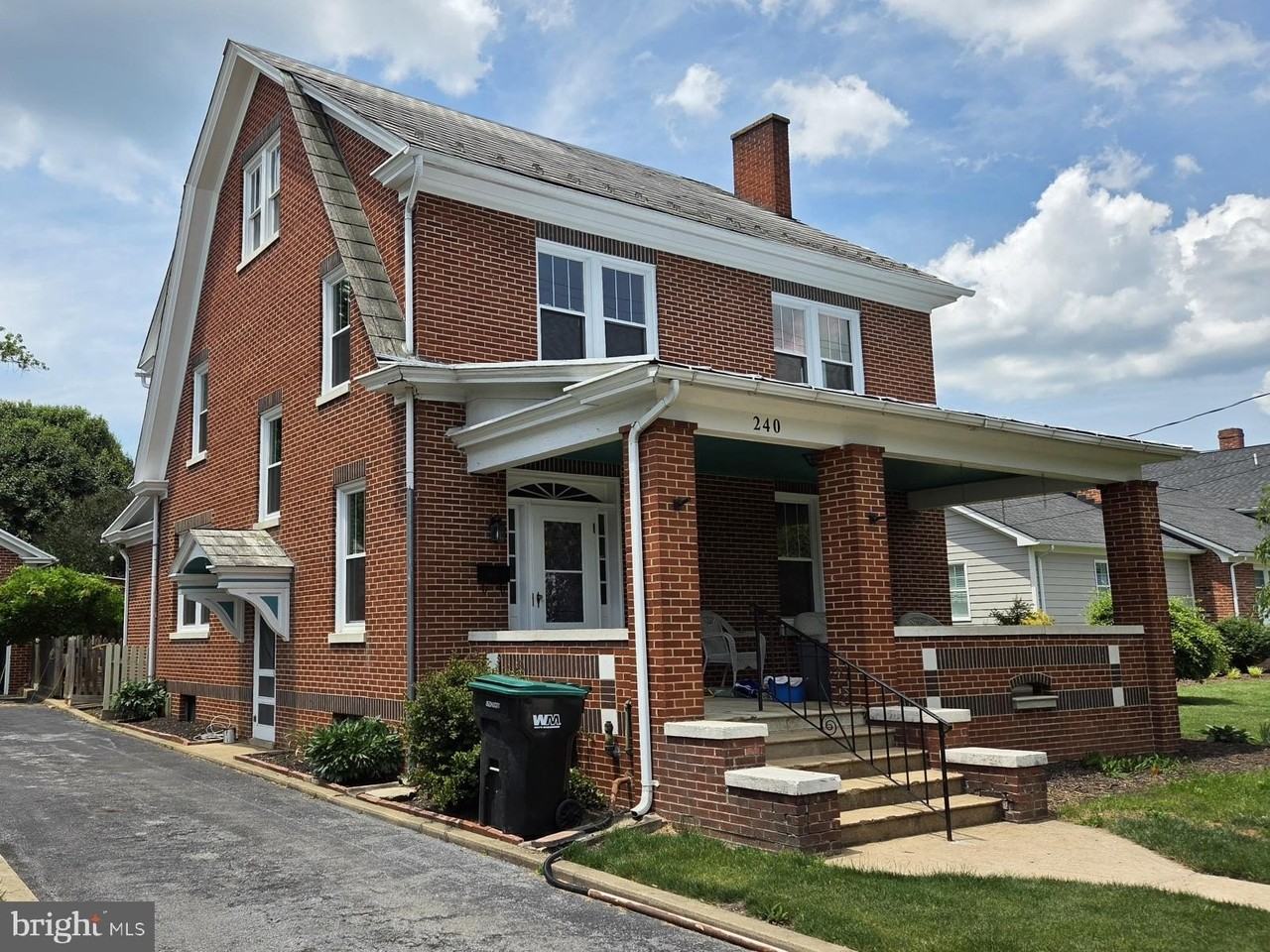 240 S Holliday St - Photo 3 of 19