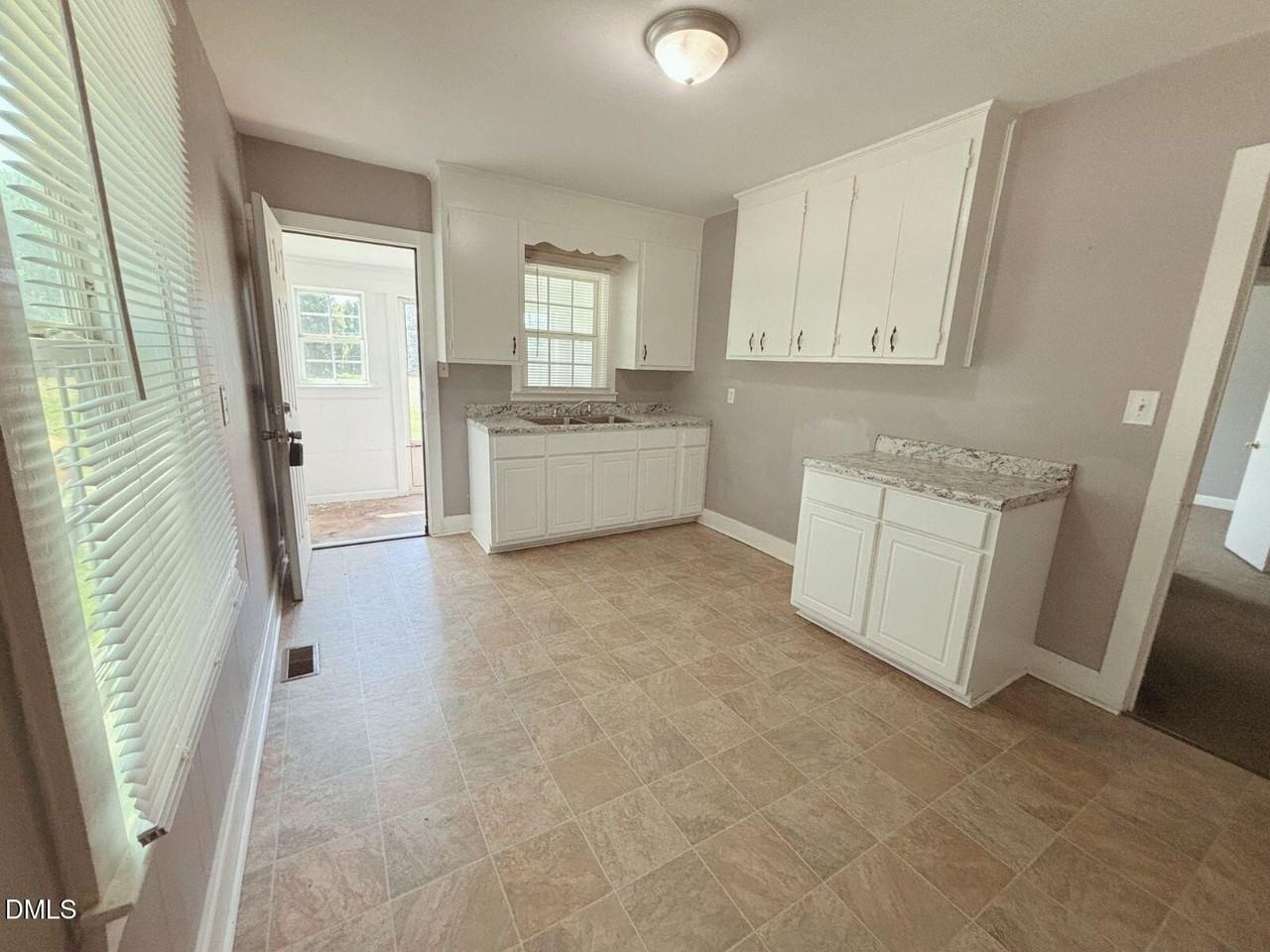 156 Brookston Rd - Photo 5 of 23