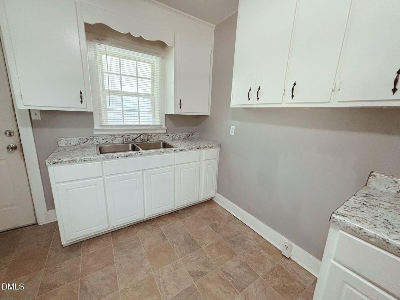 156 Brookston Rd - Photo 6 of 23