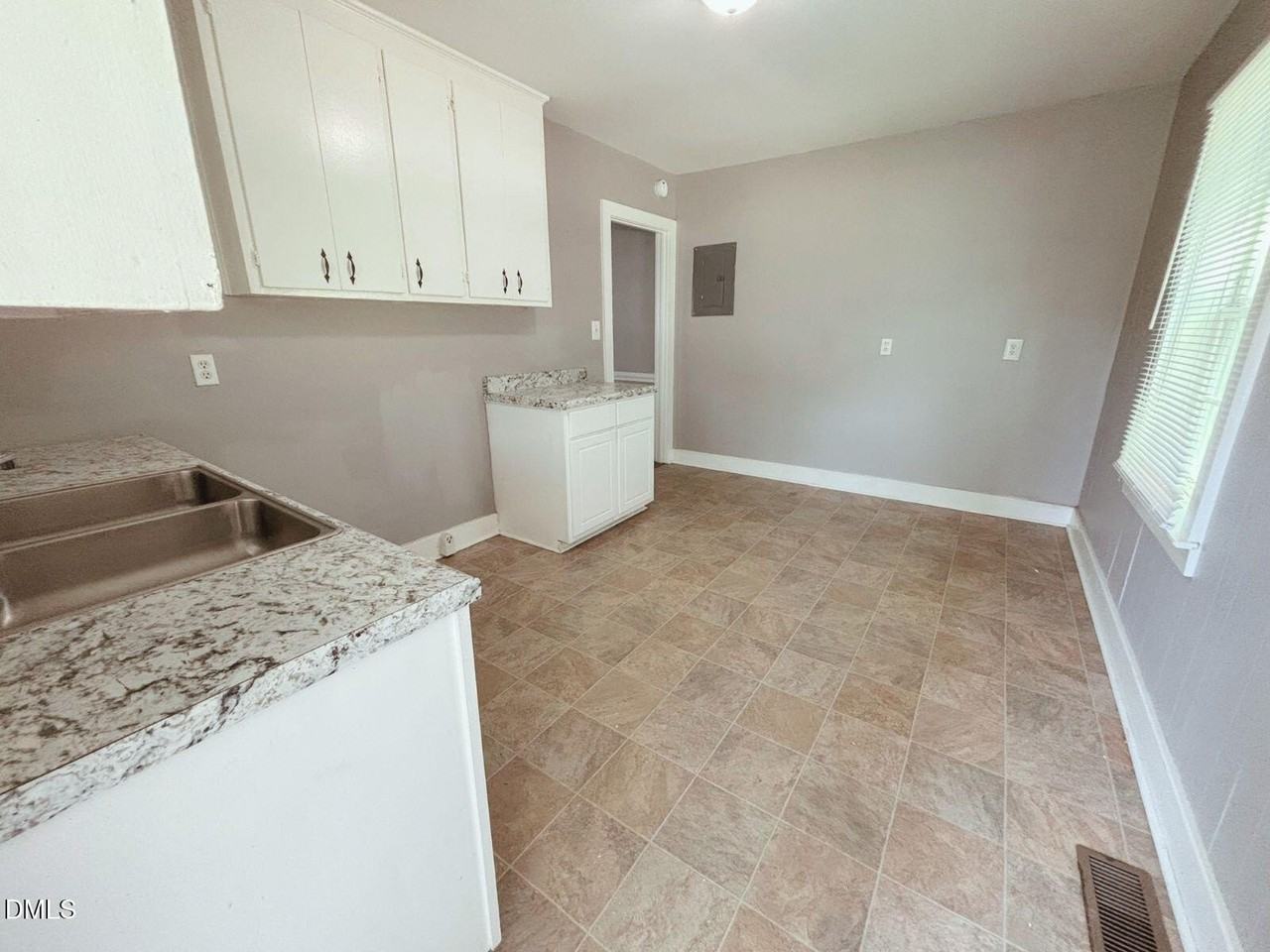 156 Brookston Rd - Photo 7 of 23