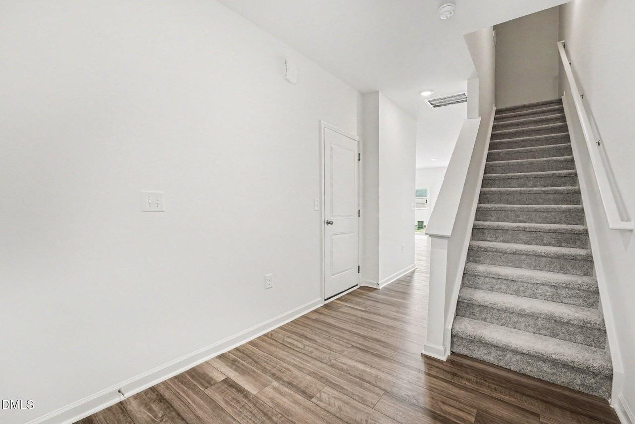 131 S Meyers Court - Photo 4 of 25