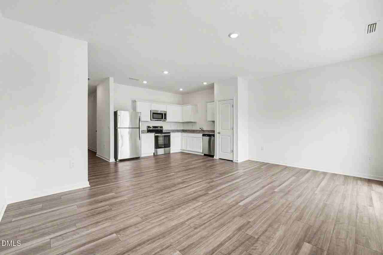 131 S Meyers Court - Photo 5 of 25