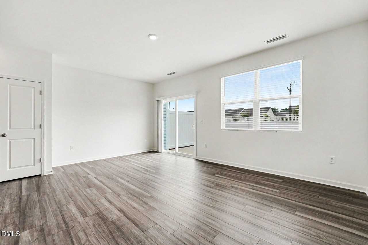 131 S Meyers Court - Photo 7 of 25