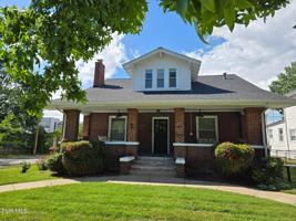 featured image of 428 W Maple St