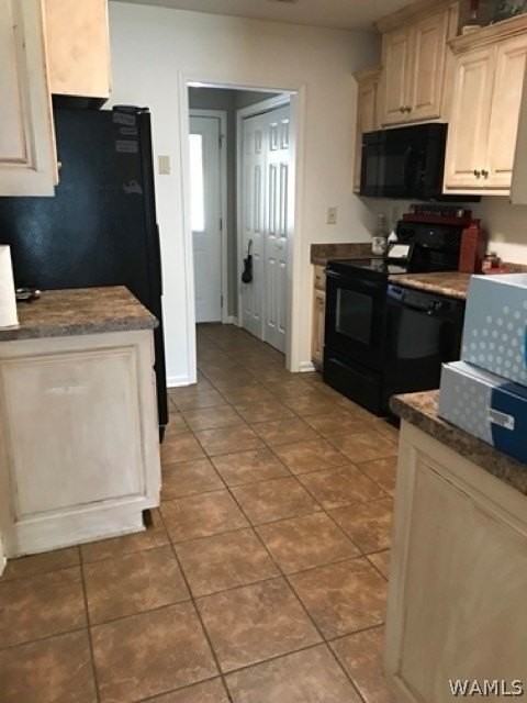 3006 Hillswood Cir - Photo 2 of 4