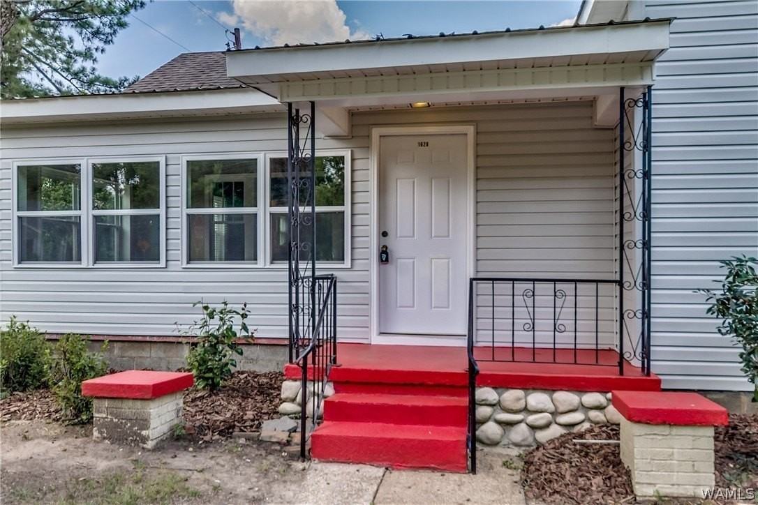 1628 5th Ave - Photo 4 of 24