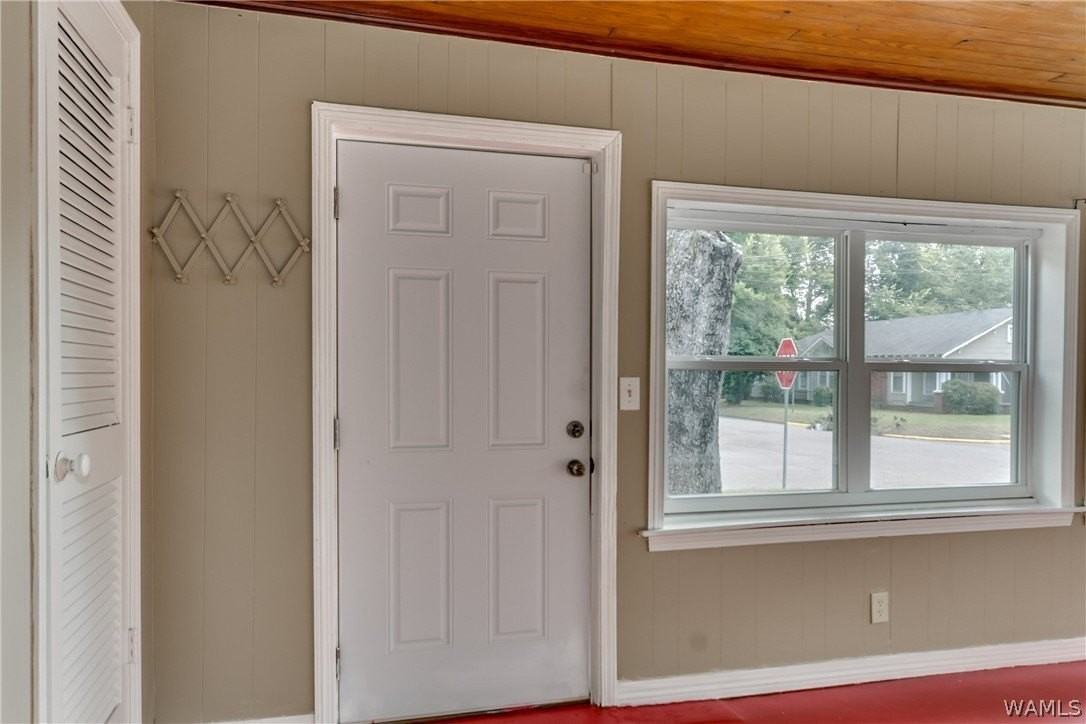 1628 5th Ave - Photo 5 of 24