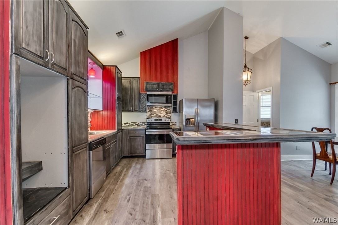 1624 5th Ave - Photo 7 of 39