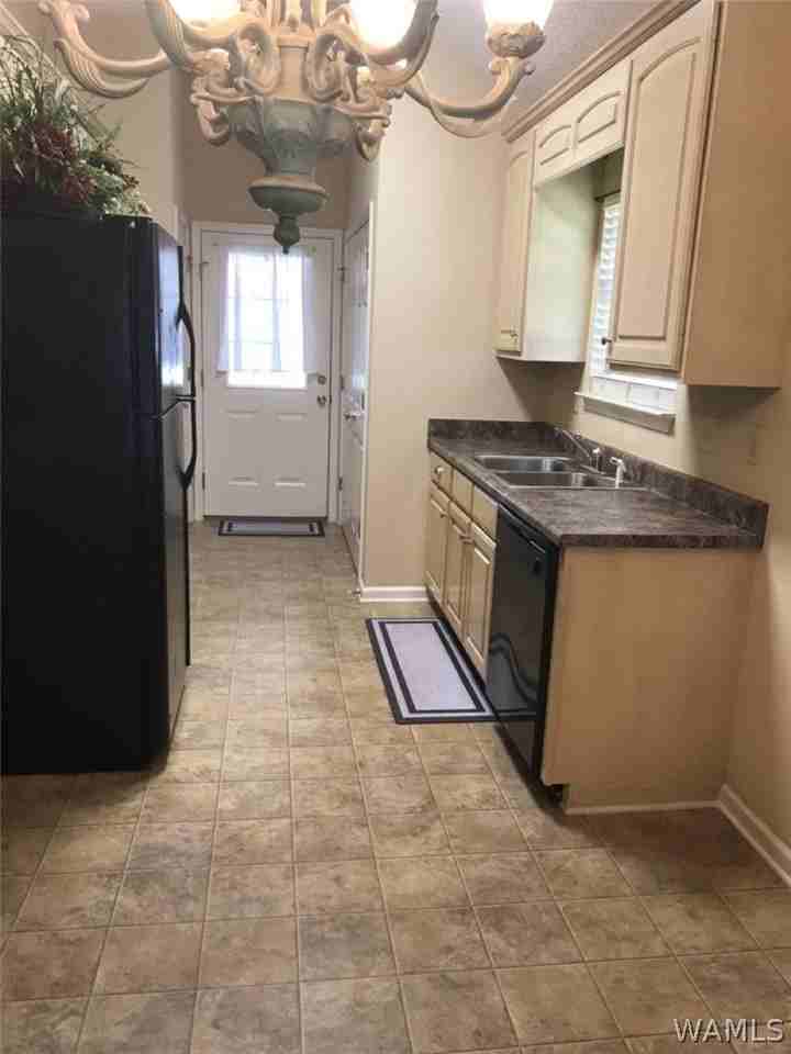 5007 Ross Cir - Photo 4 of 7