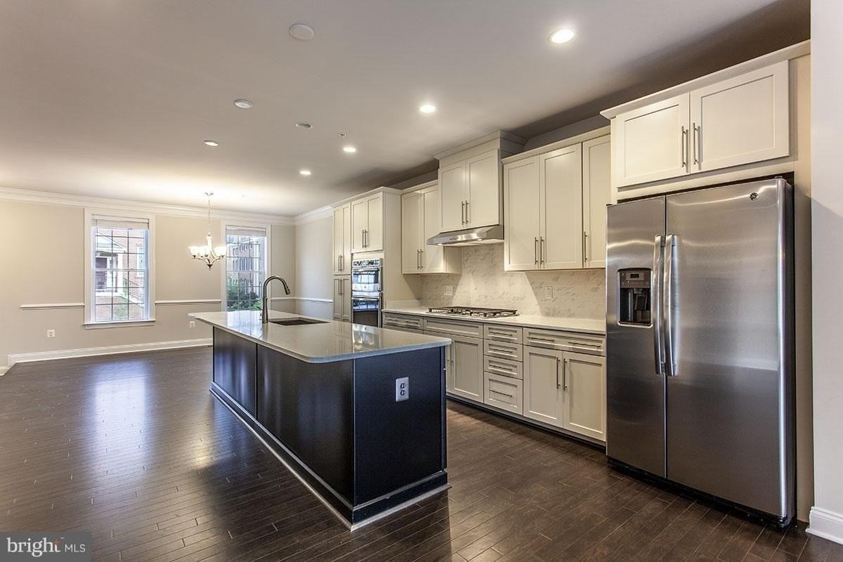 7807 Crystal Brook Way - Photo 4 of 24