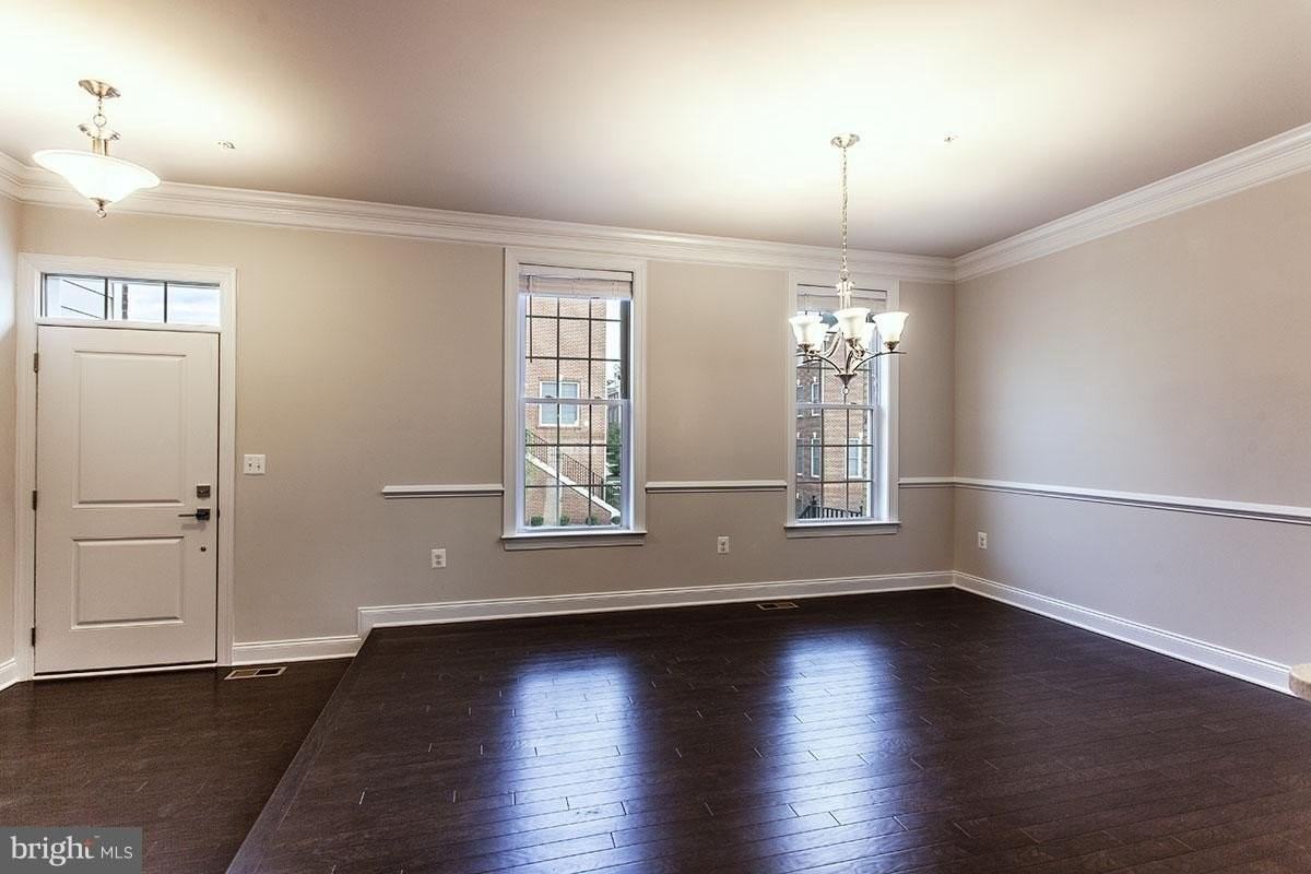 7807 Crystal Brook Way - Photo 5 of 24