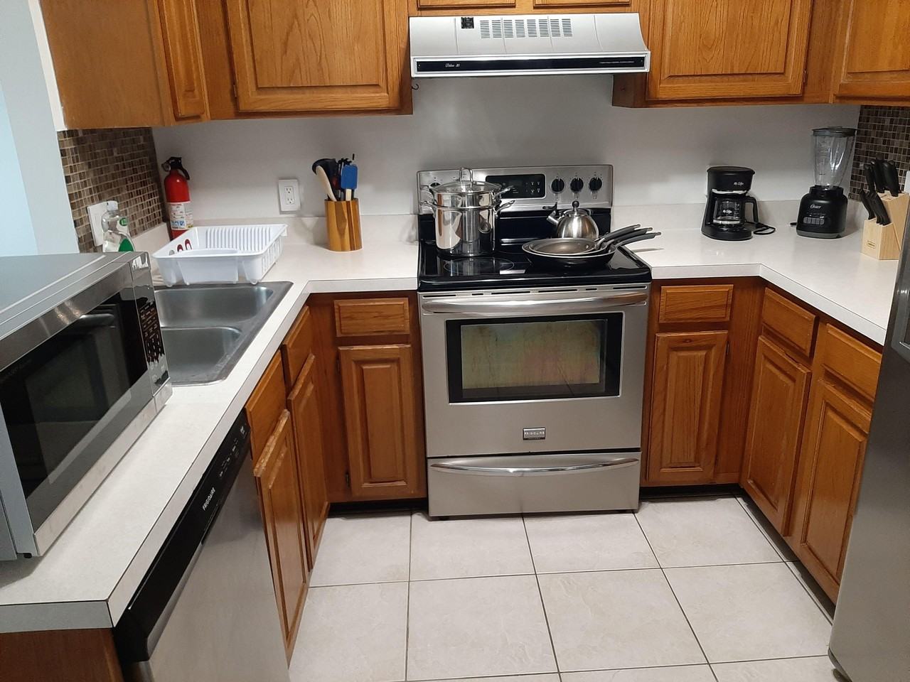 Village Gate Ct - Photo 3 of 21
