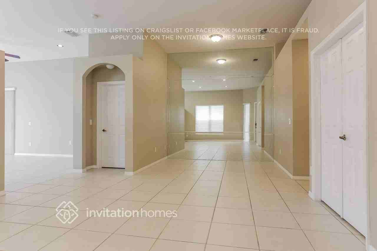7586 Nw 60th Ln - Photo 3 of 20