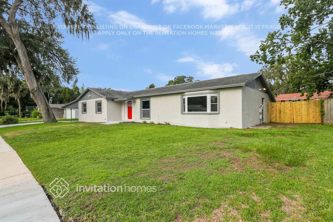 810 Bishop Pl - Photo 3 of 31