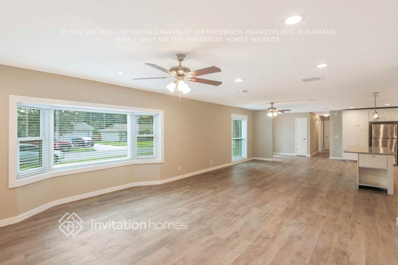 810 Bishop Pl - Photo 7 of 31