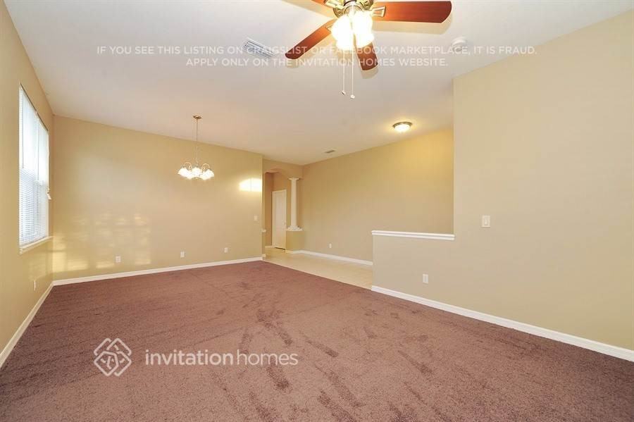 5015 Lakehurst Ct - Photo 3 of 21