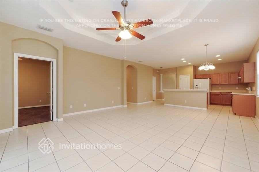 5015 Lakehurst Ct - Photo 5 of 21
