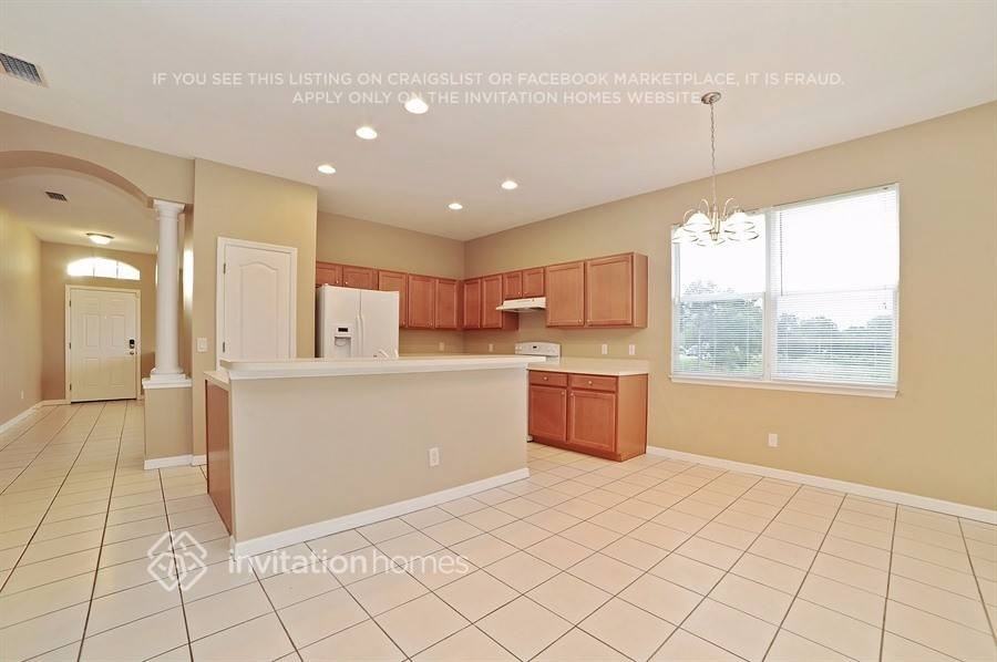 5015 Lakehurst Ct - Photo 6 of 21