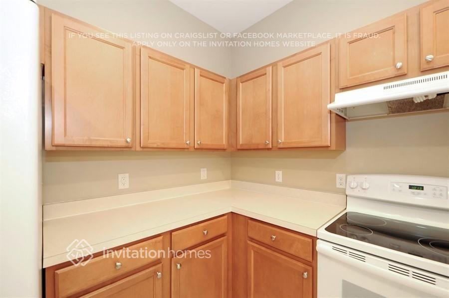 5015 Lakehurst Ct - Photo 7 of 21