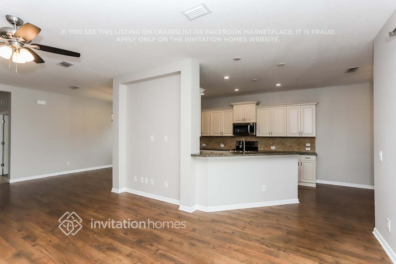 4922 Mission Park Ln - Photo 4 of 17