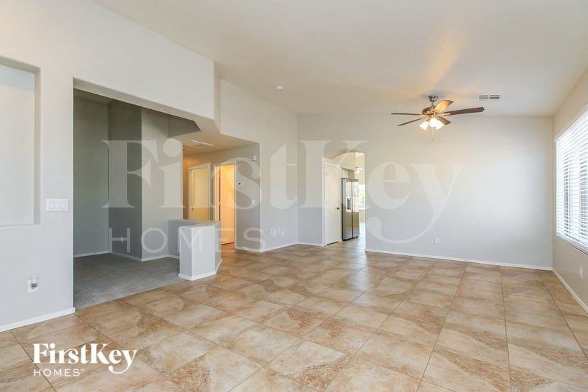 2647 W Canyon Way - Photo 4 of 15
