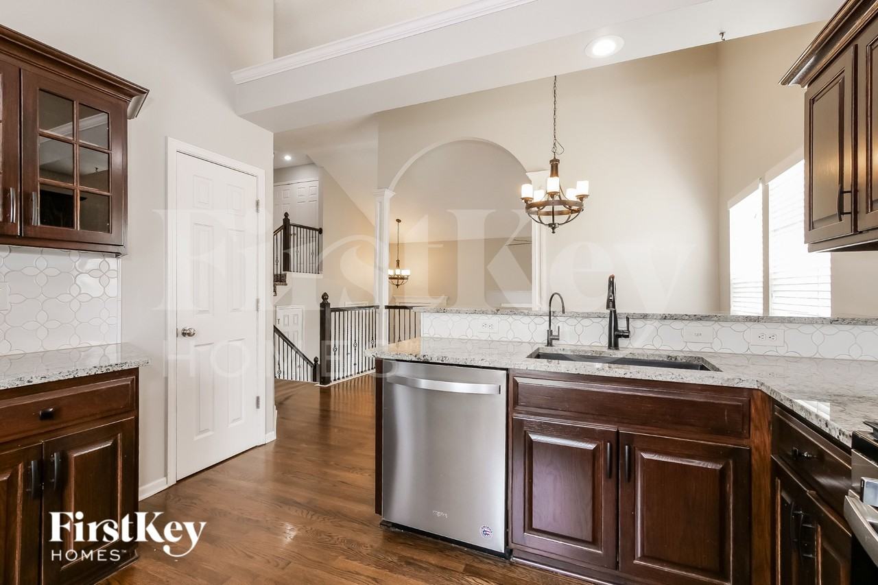 1224 N 133rd Ter - Photo 7 of 16