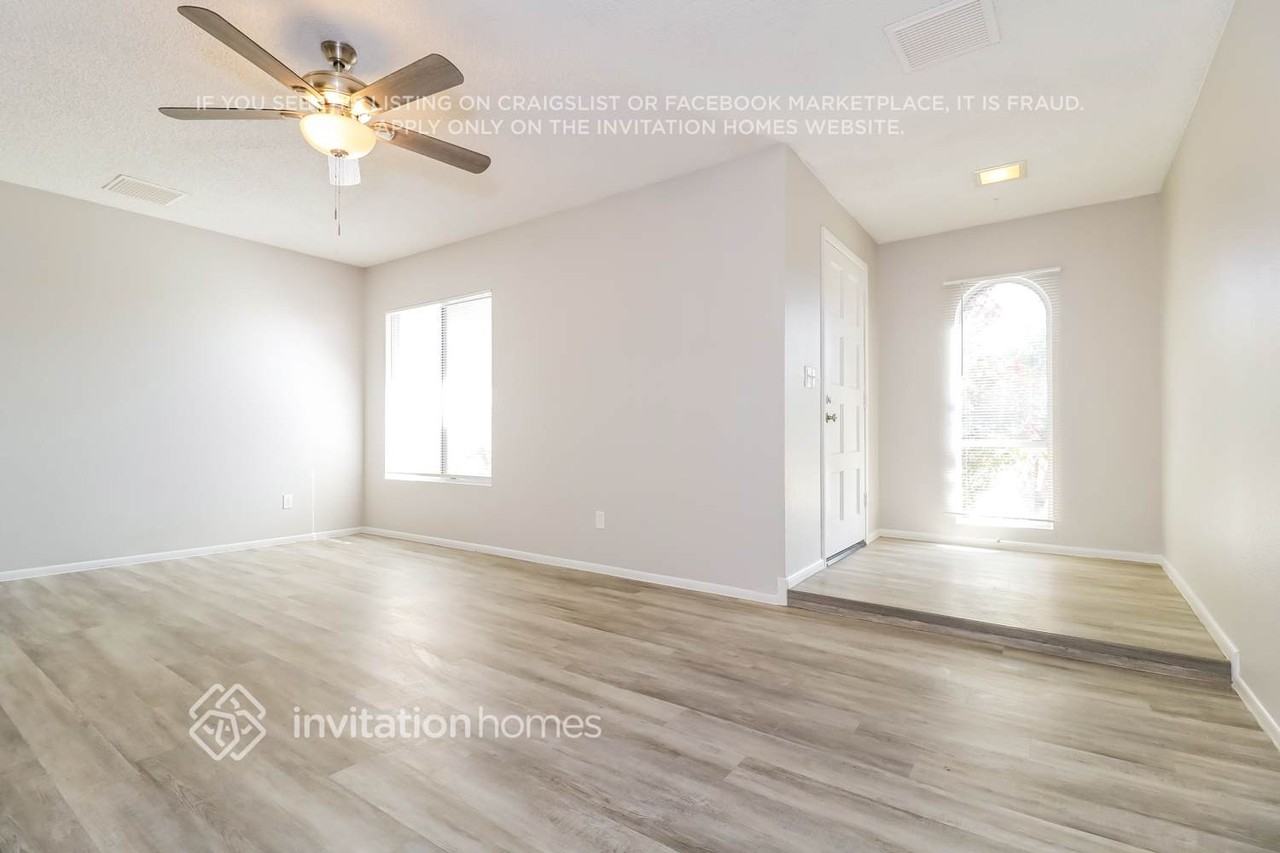 5148 W Laurie Ln - Photo 2 of 16