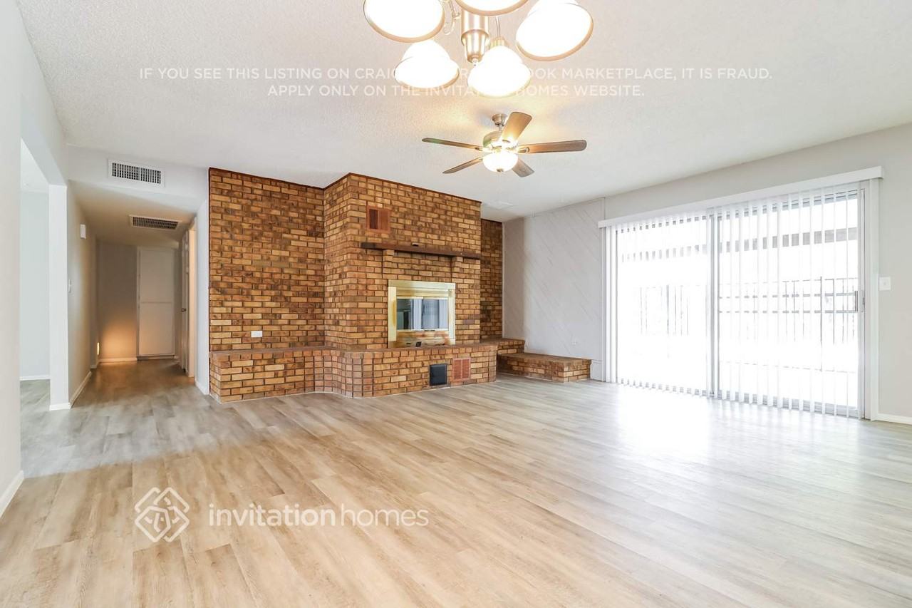 5148 W Laurie Ln - Photo 4 of 16
