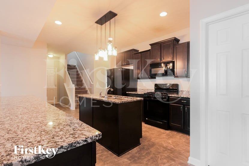 5273 Brandywine Dr - Photo 5 of 15
