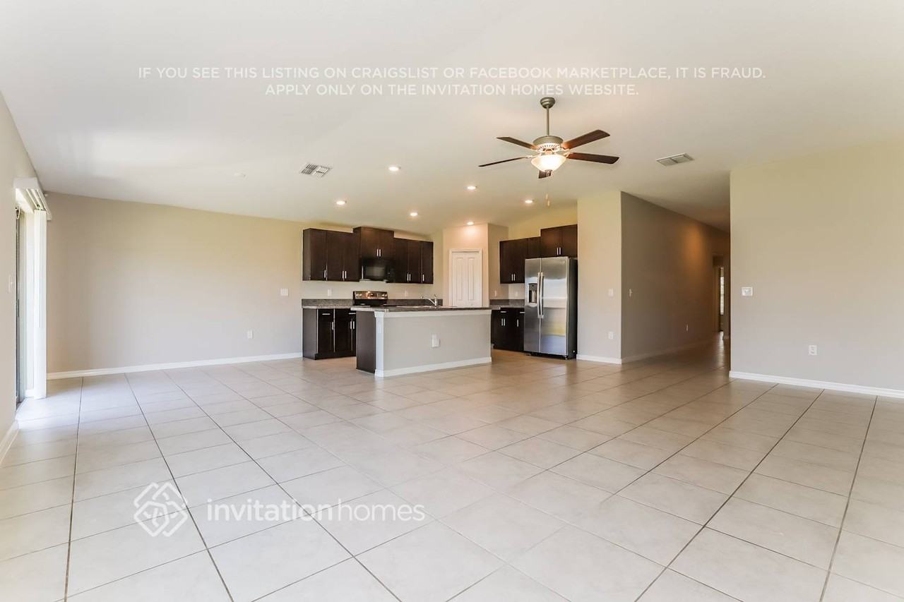 1585 Blue Rose Dr - Photo 3 of 17