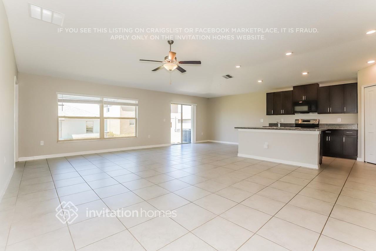 1585 Blue Rose Dr - Photo 4 of 17