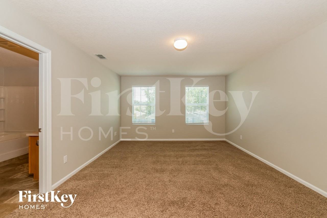 8058 Brothers Walk Ln - Photo 7 of 15