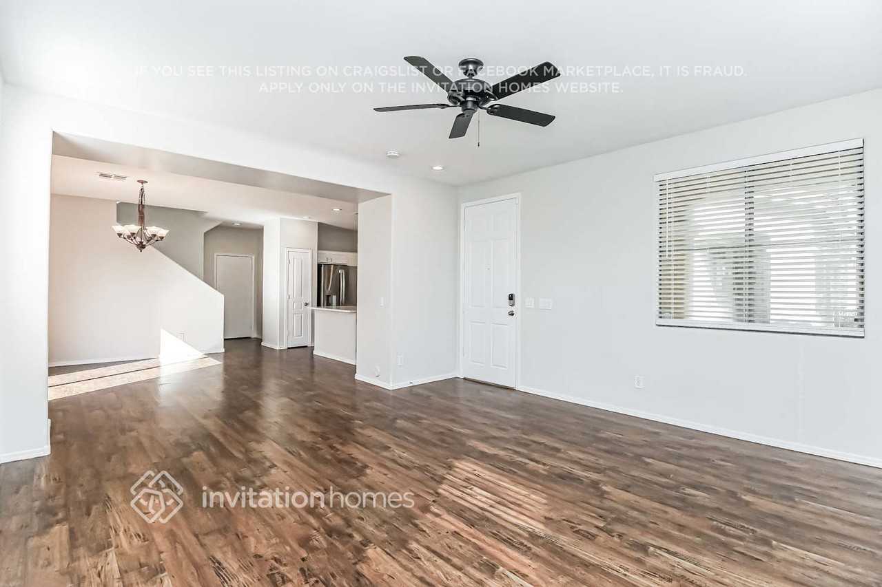 3771 E Santa Fe Ln - Photo 4 of 18