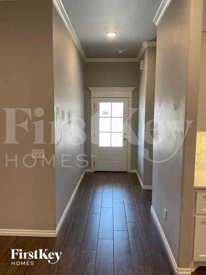 2504 Gerald Ct - Photo 4 of 10
