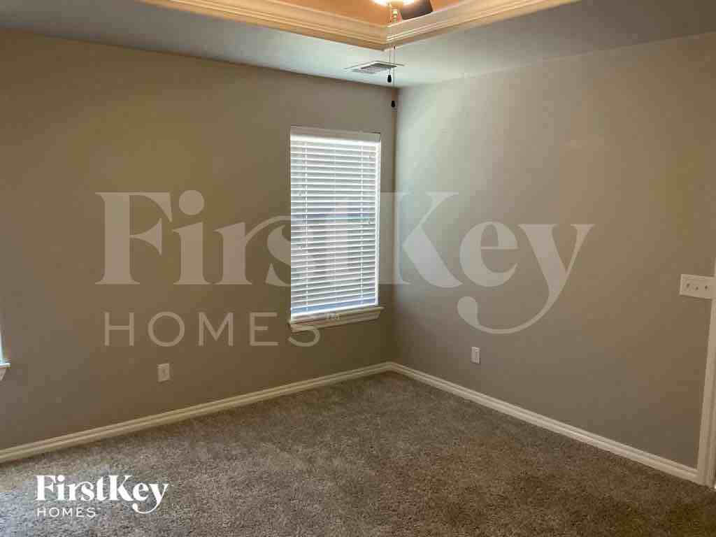 2504 Gerald Ct - Photo 5 of 10