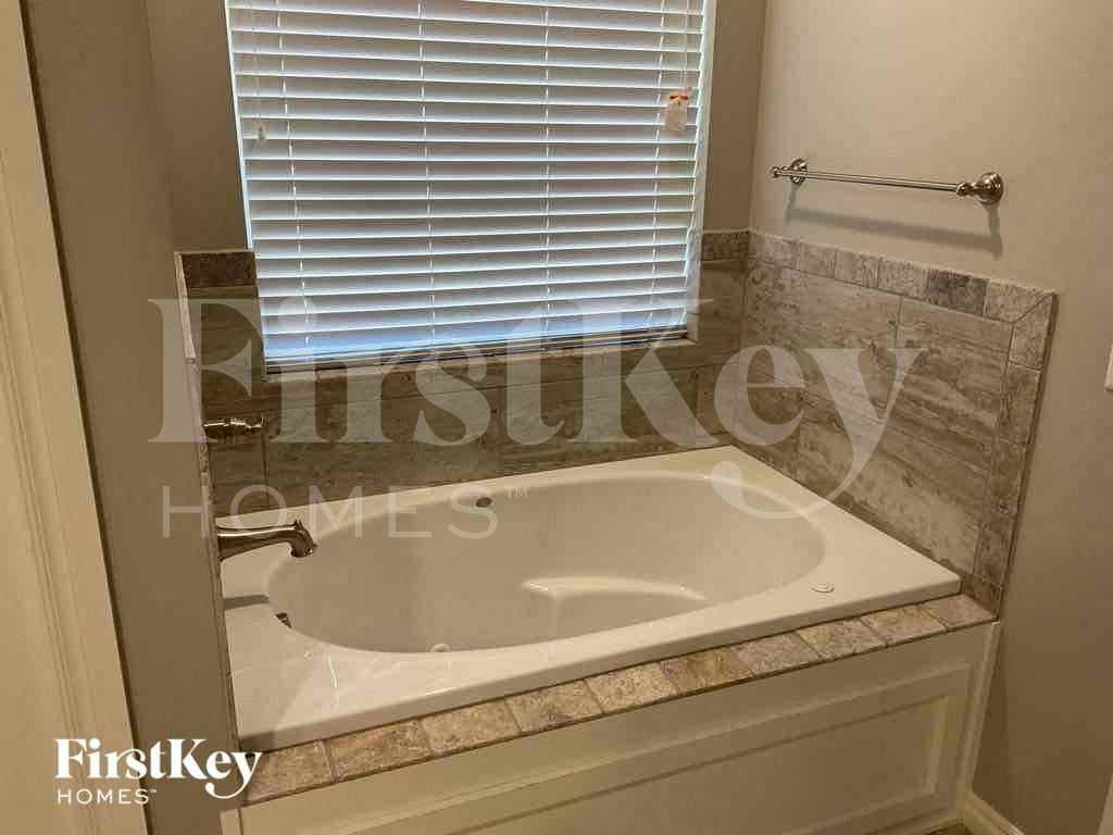 2504 Gerald Ct - Photo 6 of 10