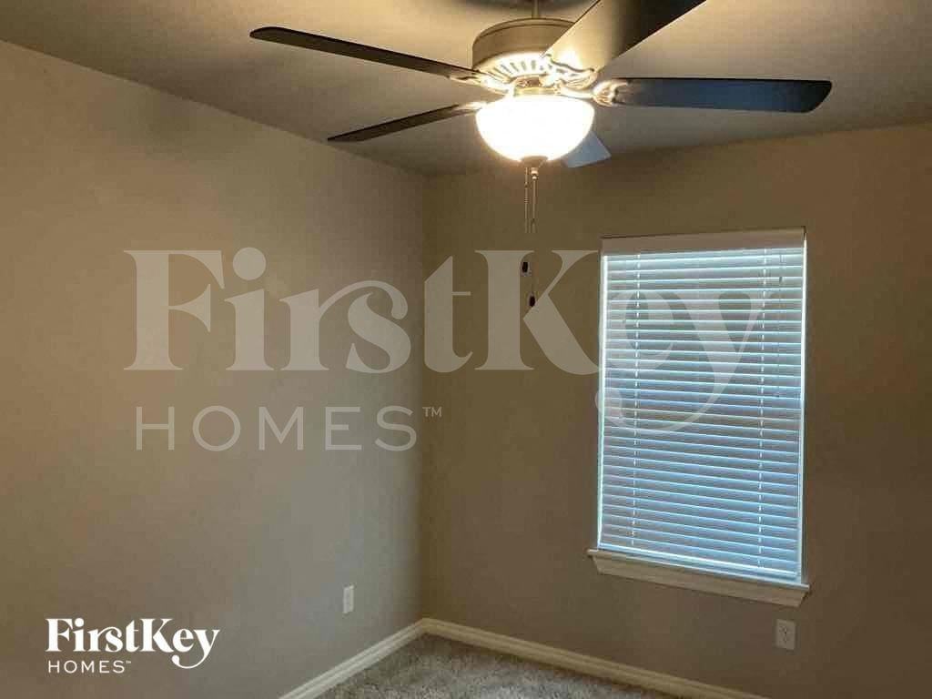 2504 Gerald Ct - Photo 7 of 10